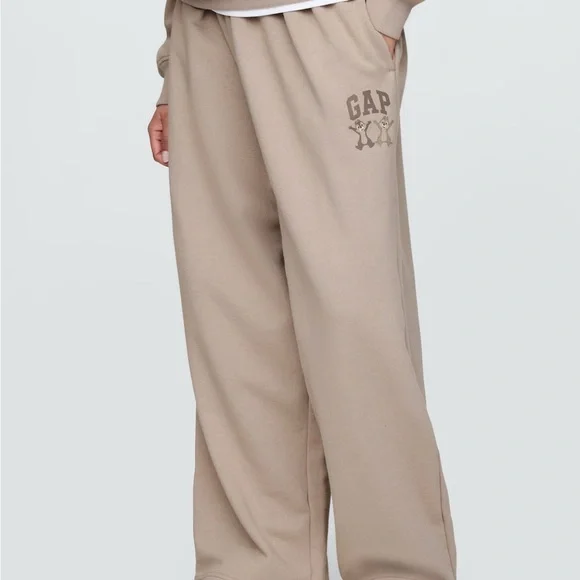 GAP Disney Sweatpants - Picture 2 of 16